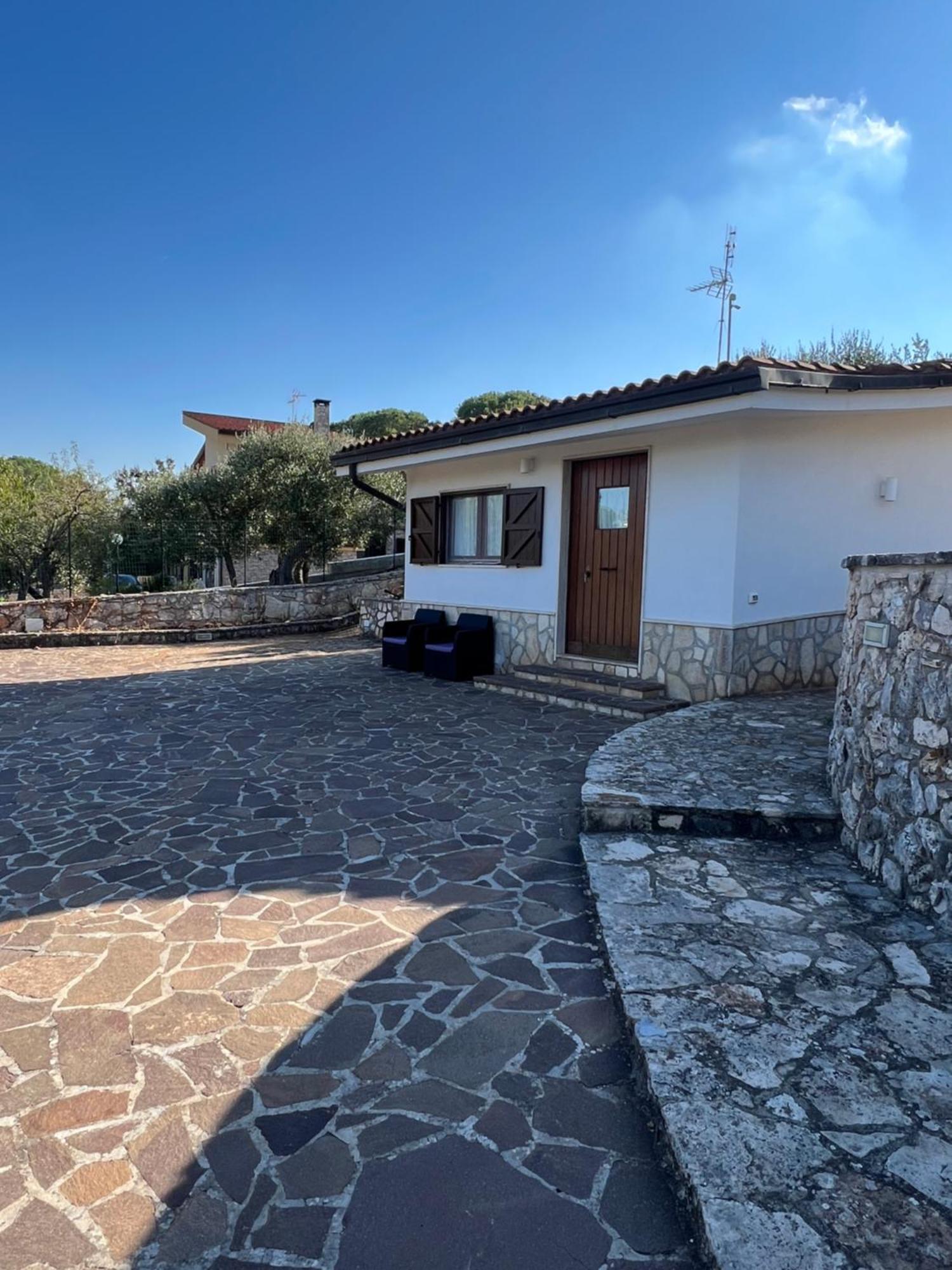 I Trulli Di Eva Apartment Noci Bagian luar foto